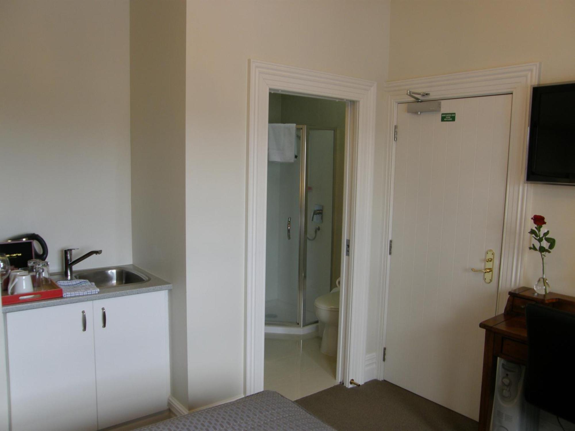 Premium Queen Room
