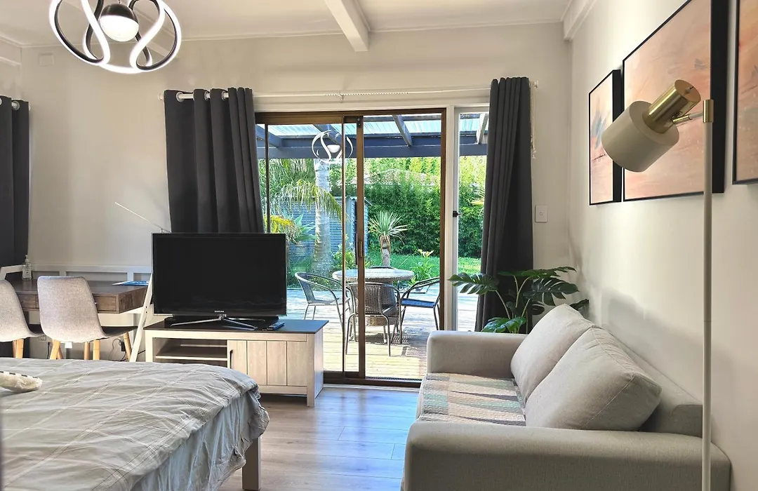 Peaceful And Lovely Home With External Private Bathroom-1
